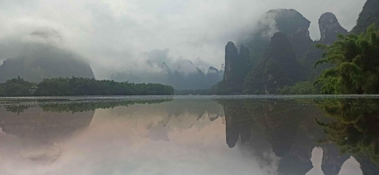 陽朔山水甲桂林